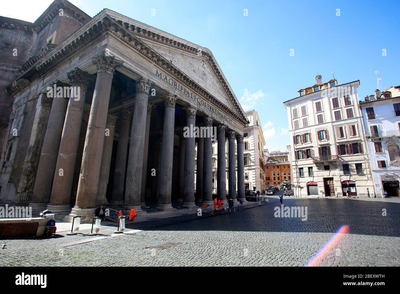 Restaurants und Souvenirläden auf dem Pantheon Platz geschlossen leer Rom 12. März 2020. Rom am Tag nach dem letzten Coronavirus Dekret, dass die t erhöhen Stockfoto