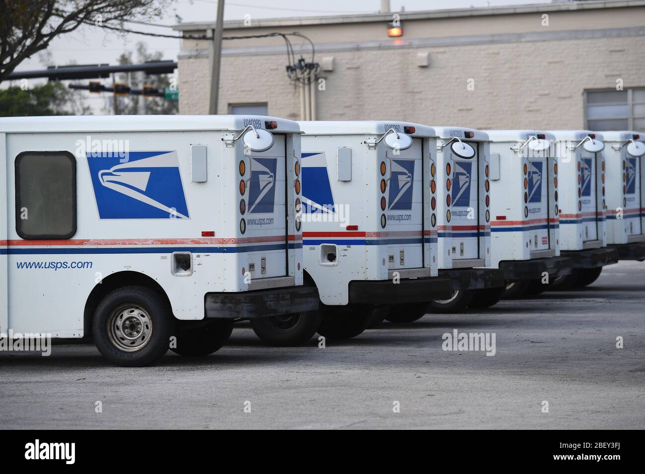 Pompano Beach, FL, USA. April 2020. Eine allgemeine Ansicht der US Post Postdienst sagt, es geht pleite wegen der Pandemie, Trump vehlly gegen Nothilfe, während der Coronavirus (COVID-19) Pandemie am 15. April 2020 in Pompano Beach, Florida. Quelle: Mpi04/Media Punch/Alamy Live News Stockfoto