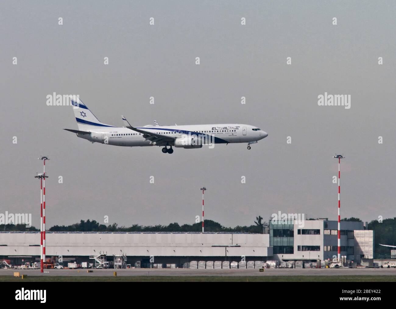 4X-EHB EL AL Israel Airlines, Boeing 737-900 in Malpensa (MXP/LIMC), Mailand, Italien Stockfoto