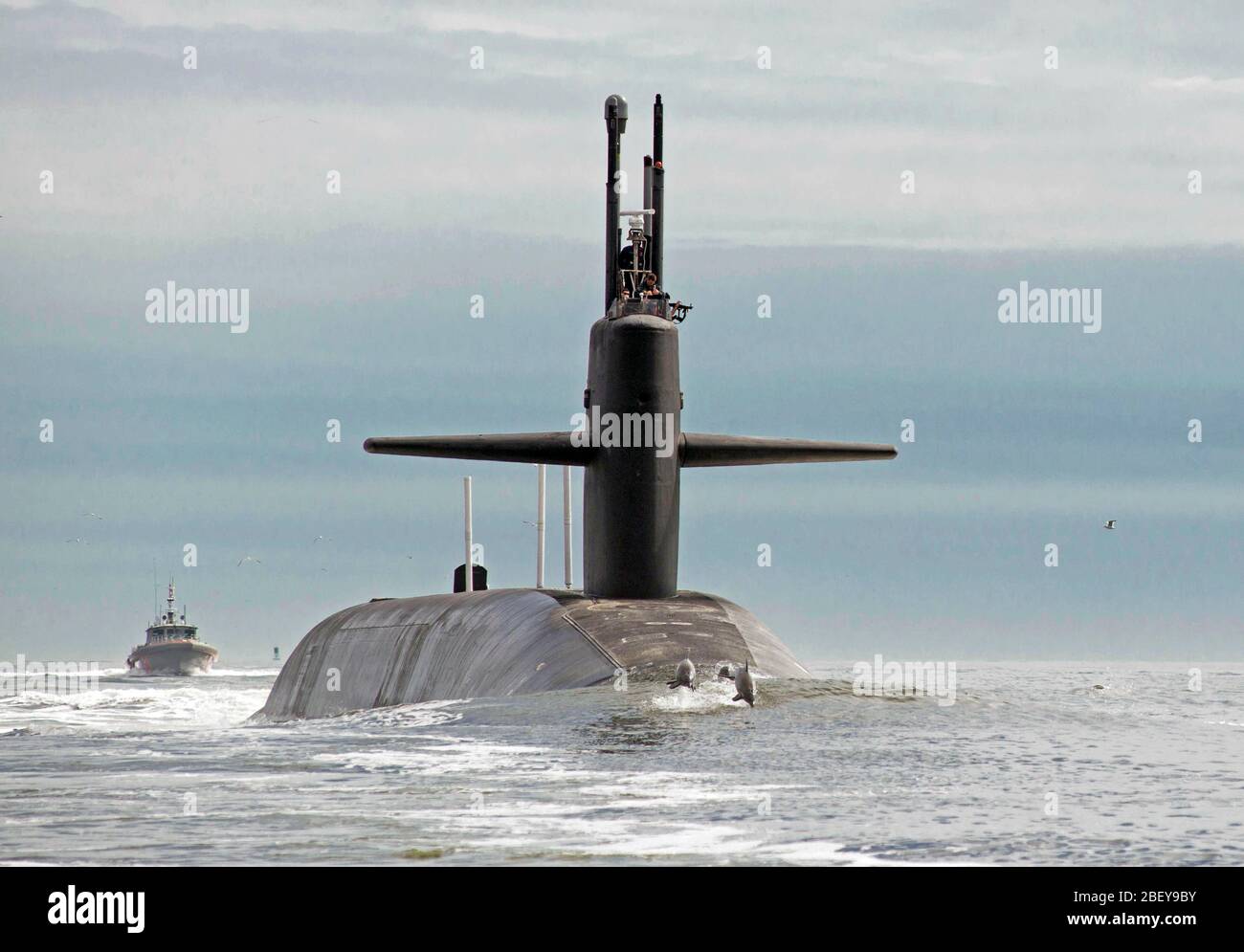 Atlantik (Feb. 6, 2013) Der Ohio-Klasse von ballistischen Raketen-U-Boot USS Tennessee (SSBN 734) kehrt in Naval Submarine Base Kings Bay. Stockfoto