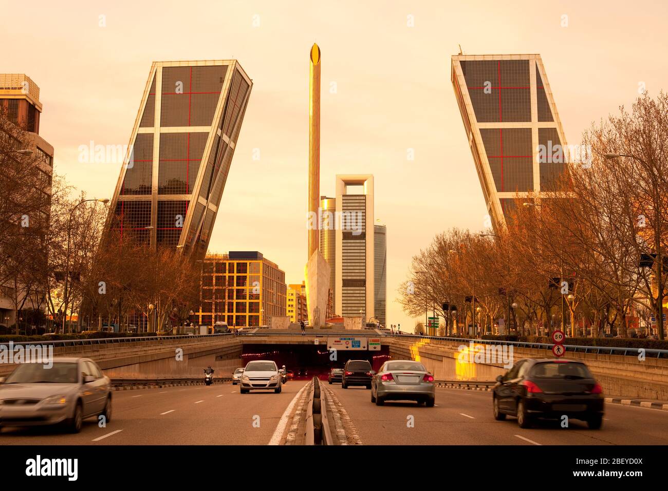 Skyline moderner Gebäude an der Avenue Paseo de la Castellana, Madrid, Spanien Stockfoto