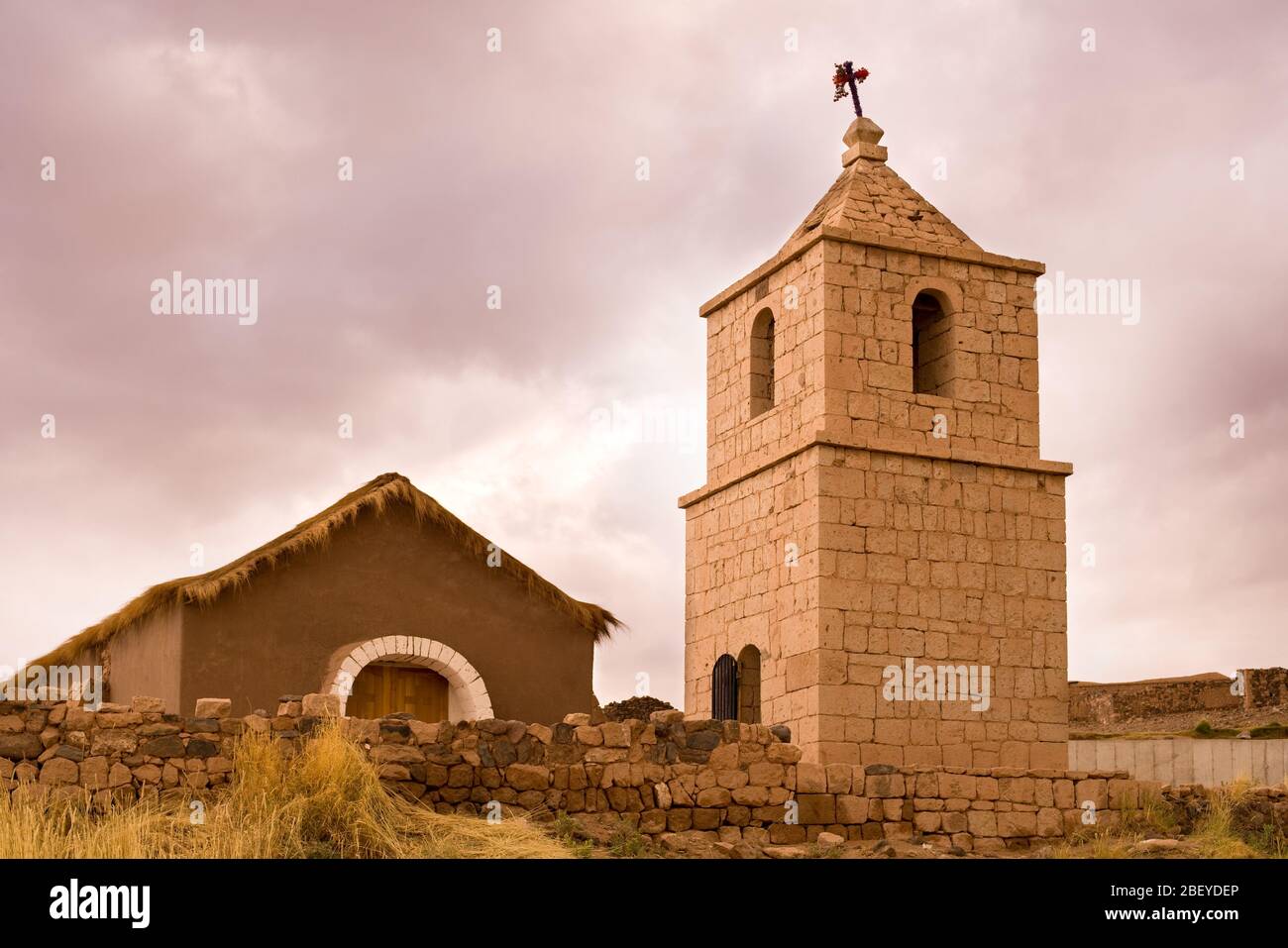 San Bartolome Kirche aus Stein und adobe, Socaire, Atacama Wüste, Antofagasta Region, Chile, Südamerika Stockfoto