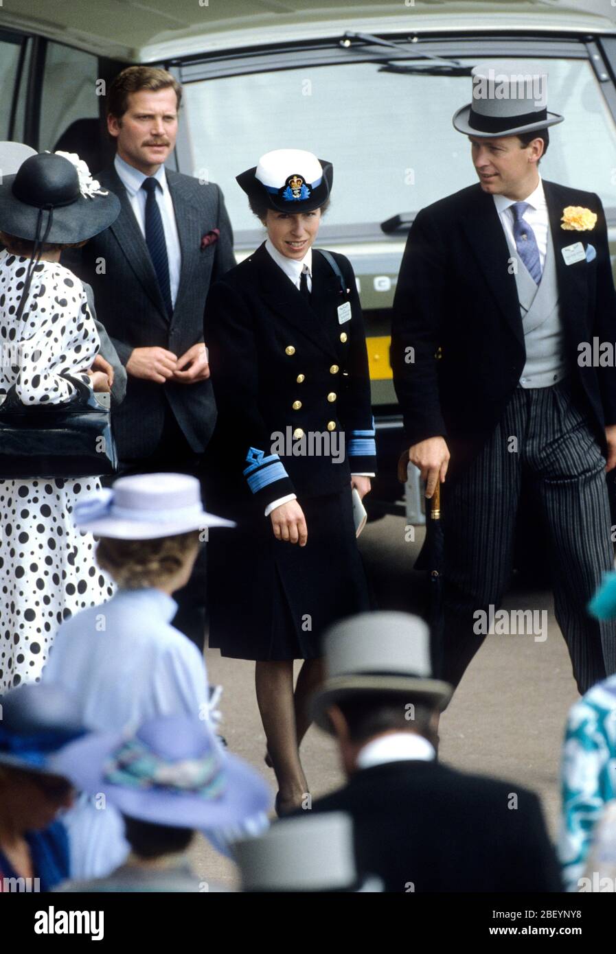 Prinzessin Anne, die Königliche Prinzessin nimmt am 1985. Juni an den Royal Ascot Races in ihrer Marineuniform, Ascot, England, Teil Stockfoto