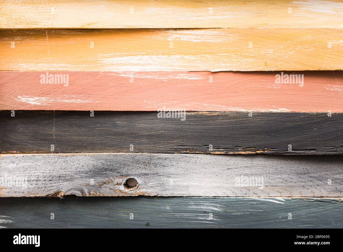 Bunt strukturierte Holzlatten in sanften Farben Gaumen Stockfoto