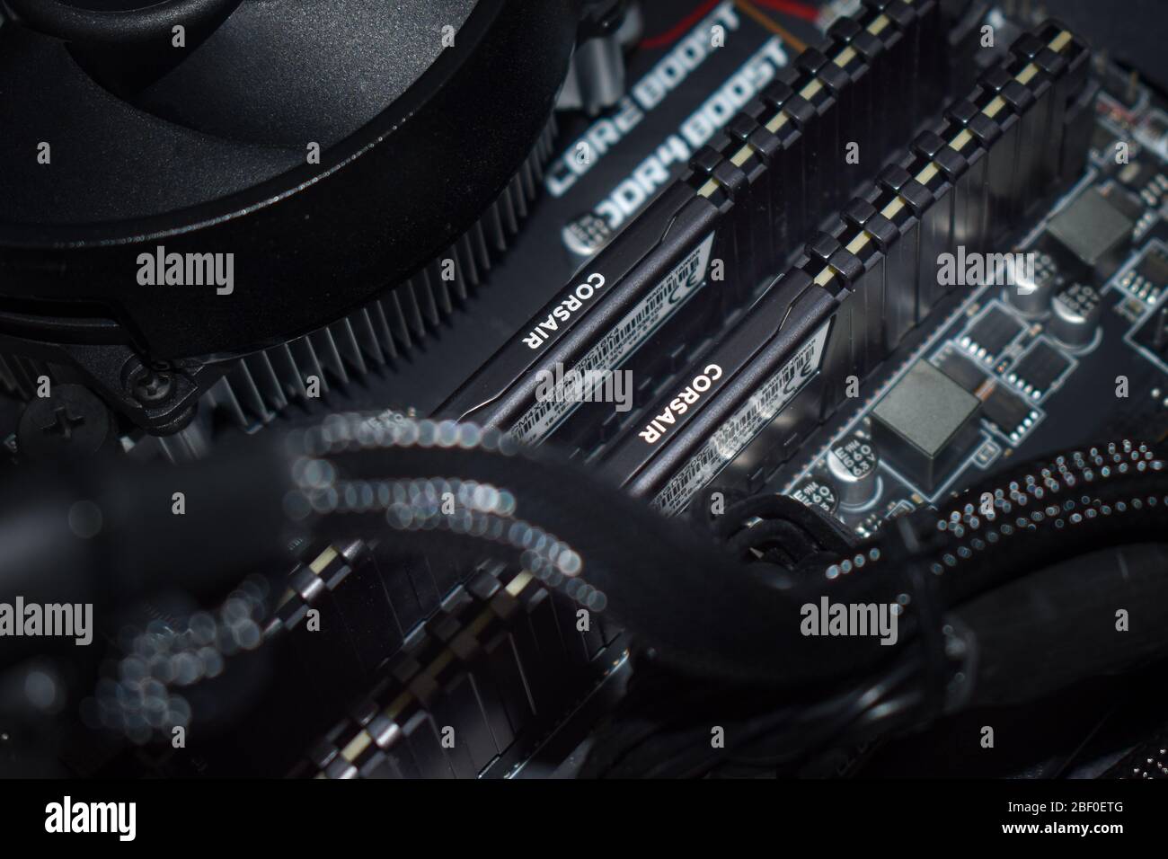 Nahaufnahme des Corsair 3200 mhz RAM in einem Gaming-pc Stockfoto