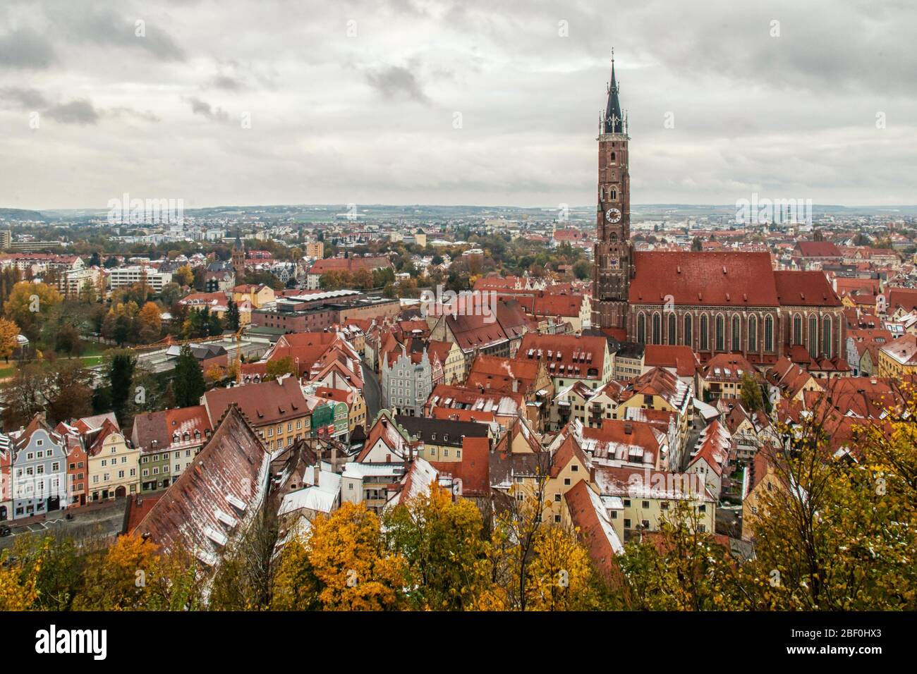 Alte stadt von landshut in isar fluss -Fotos und -Bildmaterial in hoher