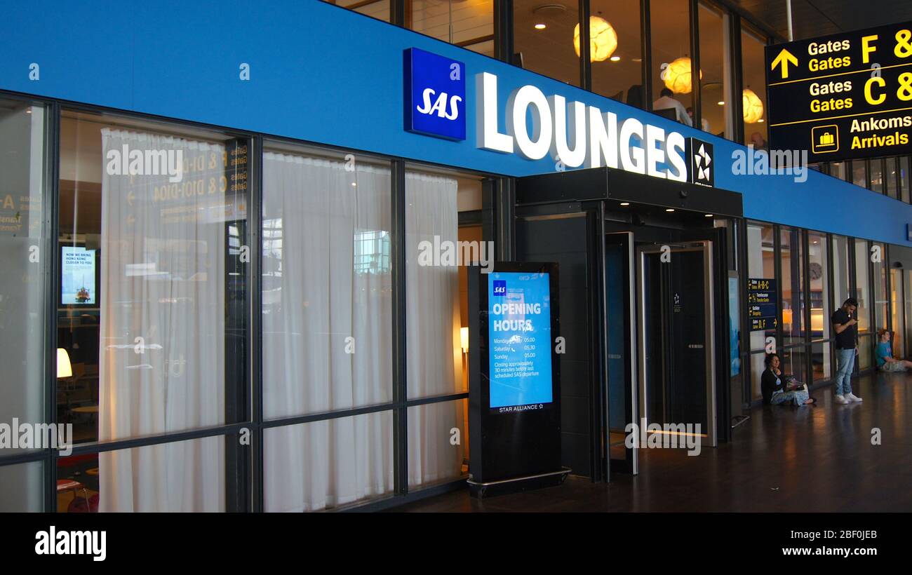 KOPENHAGEN, DÄNEMARK - 06. JULI 2015: Eingang der Airport Business Lounge am Flughafen Kastrup CPH im Terminal Stockfoto