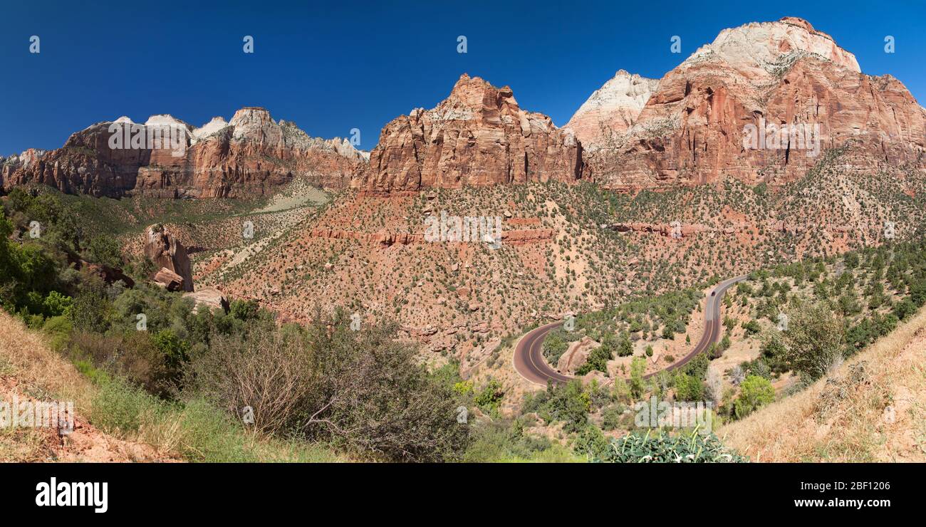 Der Sentinel, Mount Spry und der Osttempel im Zion Nationalpark, Utah, USA. Stockfoto