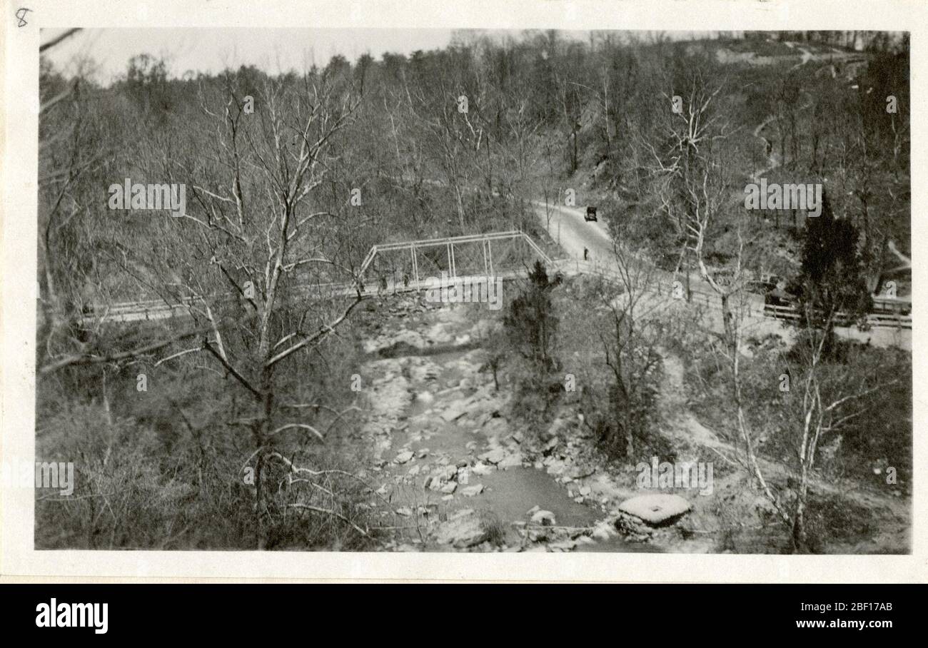 Brücke im Rock Creek Park. Smithsonian Institution Archives, Record Unit 7355, Martin A. Gruber Photograph Collection, Image No. SIA2010-2057Smithsonian Institution Archives, Capital Gallery, Suite 3000, MRC 507; 600 Maryland Avenue, SW; Washington, DC 20024-2520 Stockfoto