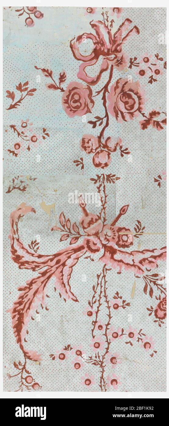 Seitenwand. Vertikales Rechteck. Feld in diagonalen Zeilen gepunktet. Design von Trauben von Rosen, gebunden mit Bändern, mit Rahmen von langen Stielen und Schriftrollen von Laub. Stockfoto