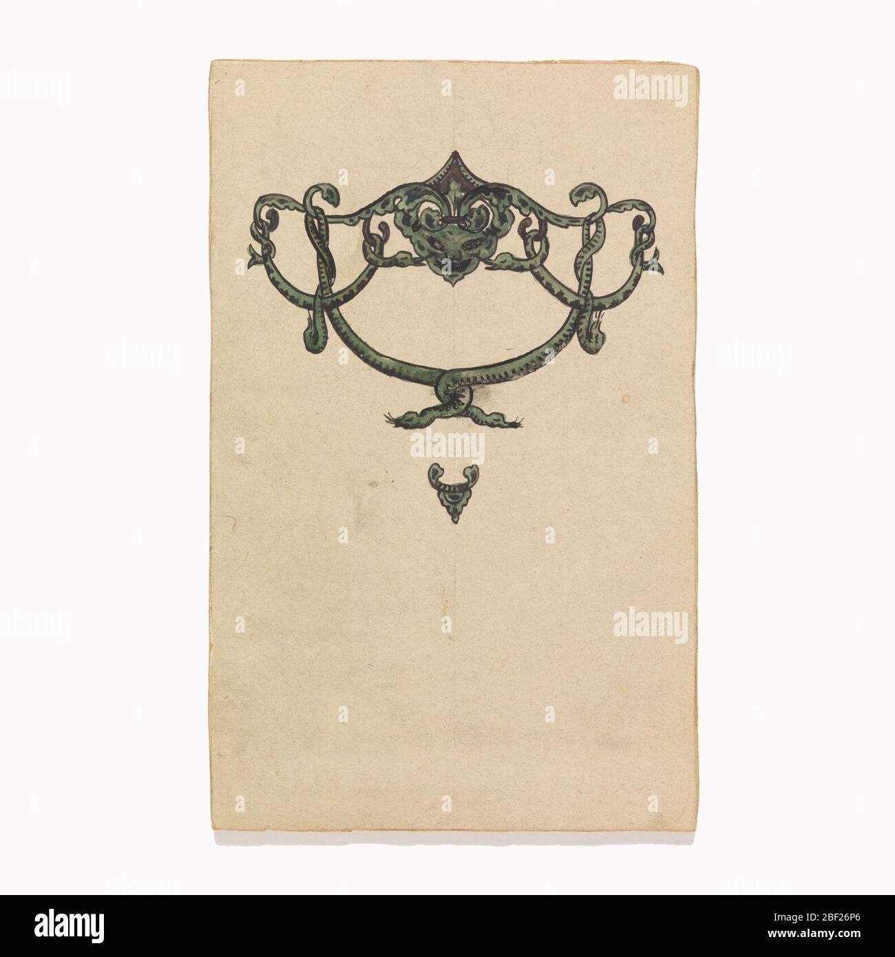 Design für ein Buchcover. Hängende Funktion aus verschlungenen grünlich grauen Schlangen, an der Spitze ein Drachenkopf. Verso: Graphitskizzen. Stockfoto