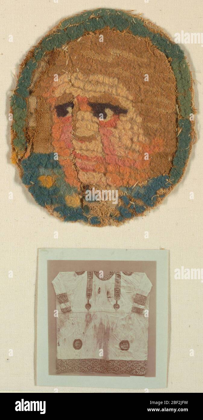 Fragment. Gesicht einer Person mit hervorstehenden Augen, die nach links schauen. Stockfoto