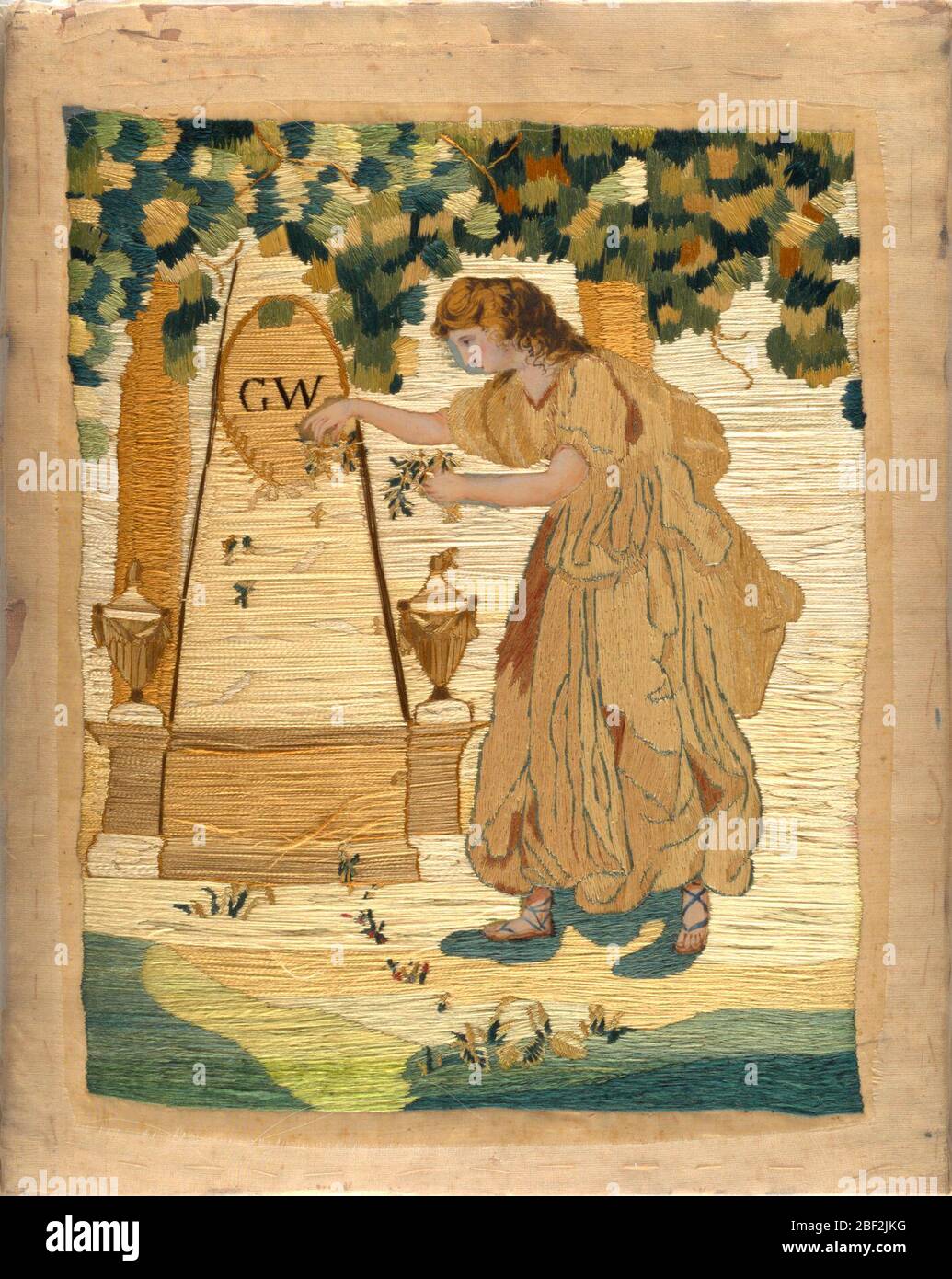 Tugend, die am Grab von Washington eine Hommage ausgibt. Besticktes Bild zeigt Tugend in der Figur einer jungen Frau in klassischer Kleidung verstreuen Blumen auf dem Grab von George Washington schattiert von einem großen Baum. Bestickt in Seide, mit Ausnahme des Gesichts, Arme und Füße, die bemalt sind. Stockfoto