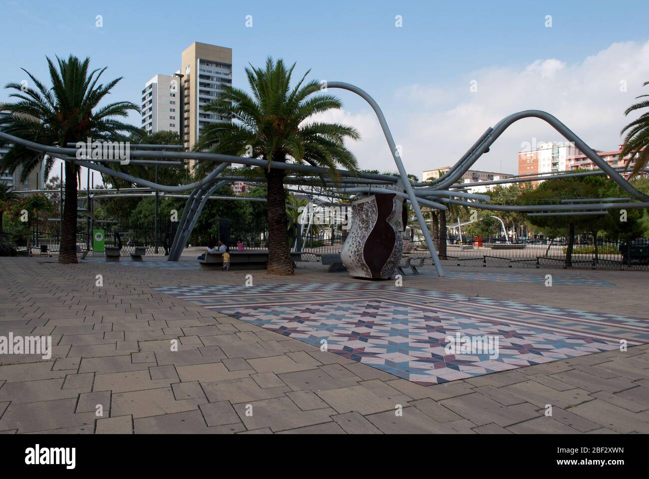 2000er Architektur Dekonstruktivistischer Dekonstruktivismus Skulptur Kunst Parc de la Diagonal Mar, Barcelona, Spanien Enric Miralles Benedetta Tagliabue EMBT Stockfoto