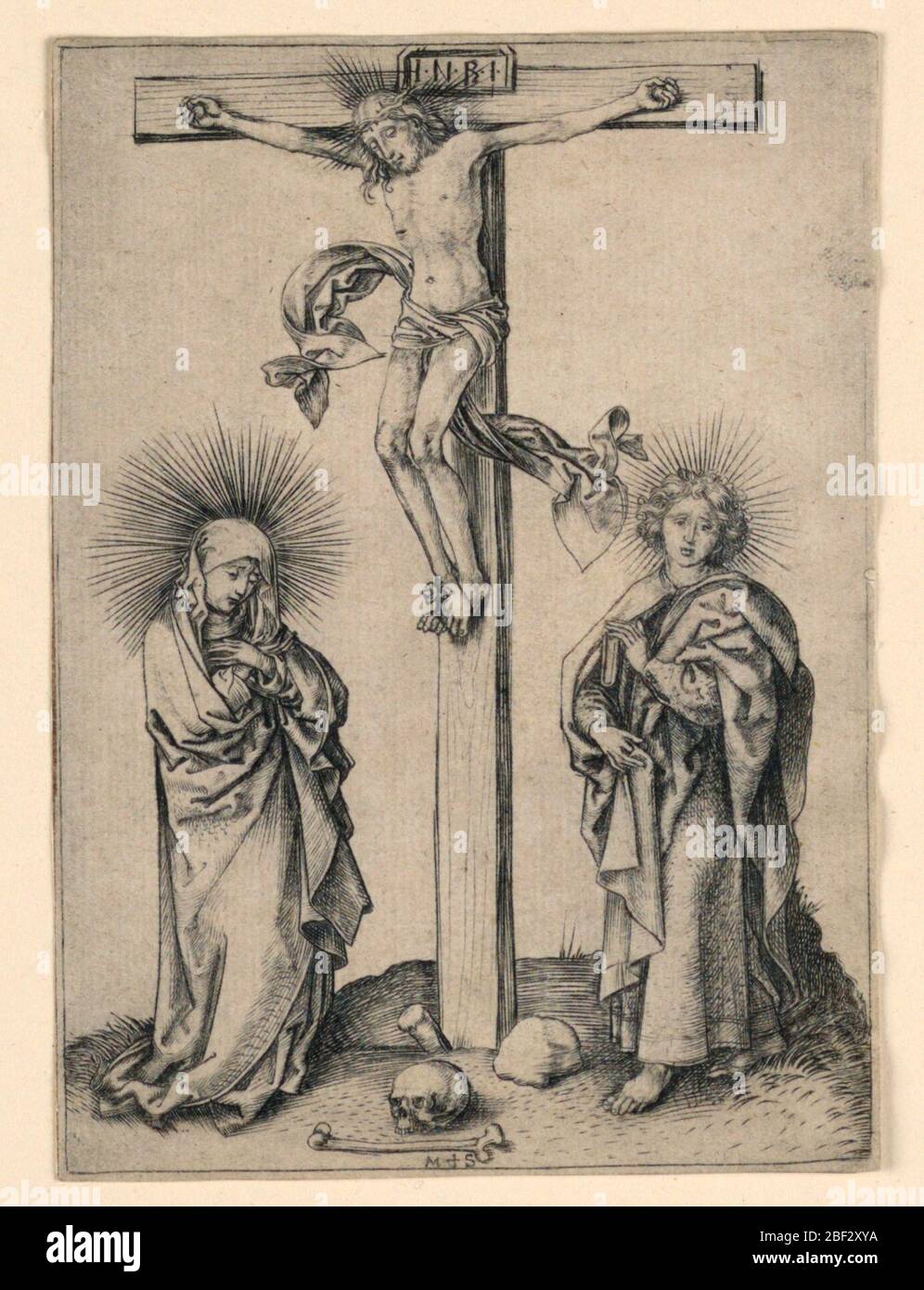 Christus am Kreuz mit Maria und Johannes. Vertikales Rechteck, das Christus am Kreuz zeigt, sein Körper nach links gedreht. Die Jungfrau steht links von ihm; der heilige Johannes rechts. Stockfoto
