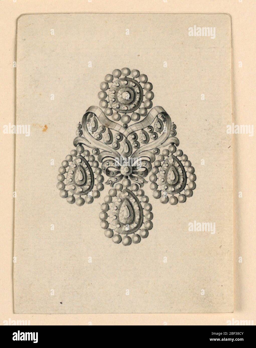 Design für einen Ohrring. Schmuckdesign für einen Ohrring, eine Scheibe über und drei Tropfen unter, jede mit runden Diamanten. Stockfoto