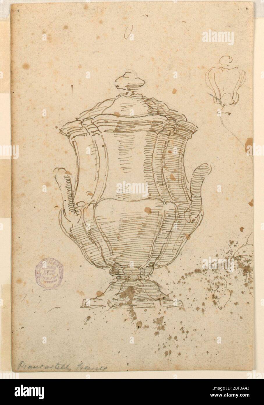 Skizzen von Schalen. Vase mit Deckel und zwei Griffen. Oben rechts eine leichte Skizze einer Vase mit Deckel. Unten rechts, Teil von zwei Skizzen. Oben eine leichte Skizze einer kleineren Schüssel. Unten eine größere Schüssel. Stockfoto