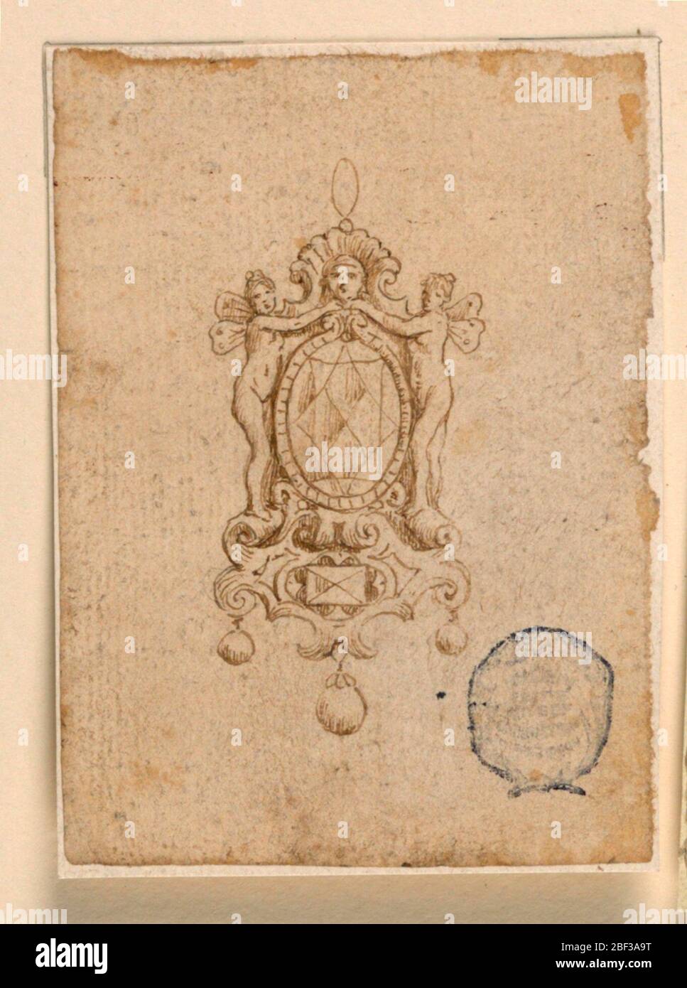 Design für einen Anhänger. Unten ist ein Scutscheon aus Scrollwork, mit einem länglichen Diamanten in der Mitte und drei ausstehenden runden Diamanten. Darüber der ovale Rahmen eines großen Diamanten. Psyche mit Schmetterlingsflügeln. Oben, ein Muschelventilator mit einem Kopf vorne, sbove den Ring. Stockfoto