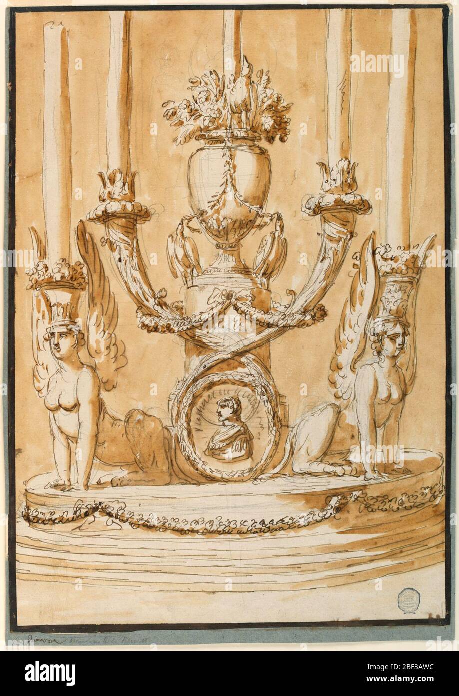 Kerzenständer. Vertikales Rechteck. Unten ist eine kreisförmige Basis mit drei Schritten. Zwei Sphinxes sitzen radial, einen Korb mit Blumen auf ihren Köpfen tragend, aus dem eine Kerze steigt. In der Mitte befindet sich ein Sockel mit einer Vase. Stockfoto Kerzenständer. Vertikales Rechteck. Unten ist eine kreisförmige Basis mit drei Schritten. Zwei Sphinxes sitzen radial, einen Korb mit Blumen auf ihren Köpfen tragend, aus dem eine Kerze steigt. In der Mitte befindet sich ein Sockel mit einer Vase. Stockfoto