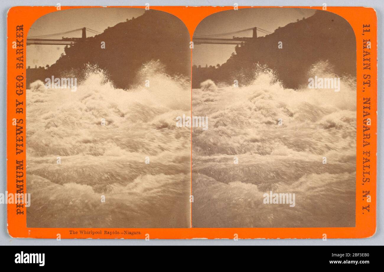 Der Whirlpool RapidsNiagara aus der Serie Premium Ansichten. Tosende Wasser im Untergrund mit Blick auf die Niagara Hängebrücke oben links. Stockfoto