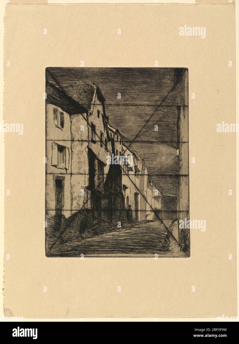 Straße bei Saverne. Eine Nachtszene in einer engen Dorfstraße. Die Gebäude sind in brillantes Mondlicht gebadet, links. Eine Laterne leuchtet auf einem Gebäude, rechts. Die Platte wird von zweigenden Linien aus den vier Ecken und vier parallelen horizontalen Linien, alle in trockenen Punkt gekreuzt. Stockfoto