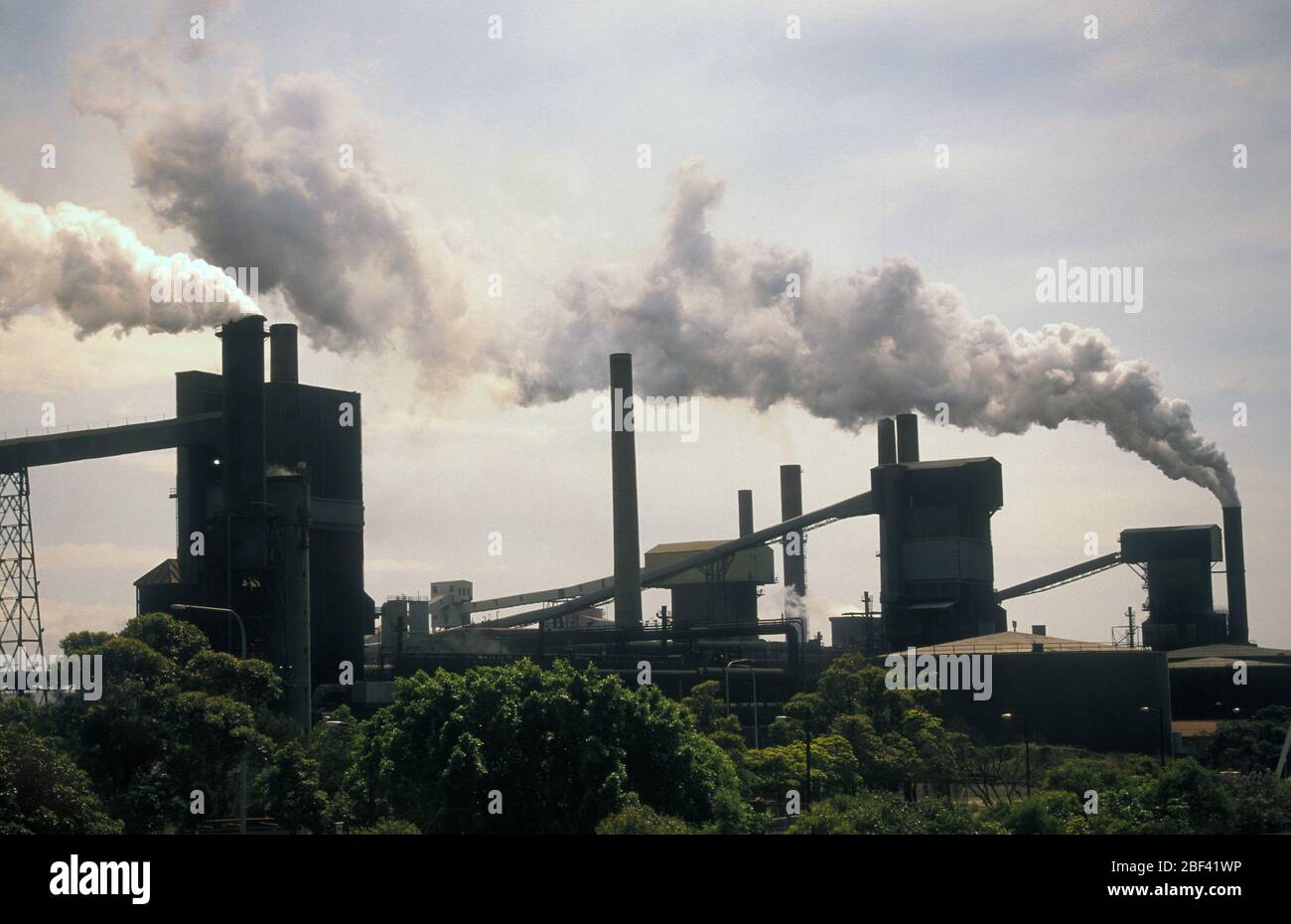 DER HAFEN KEMBLA INDUSTRIESTANDORT (KOHLE-EXPORT-ANLAGE) WOLLONGONG, NEW SOUTH WALES, AUSTRALIEN Stockfoto