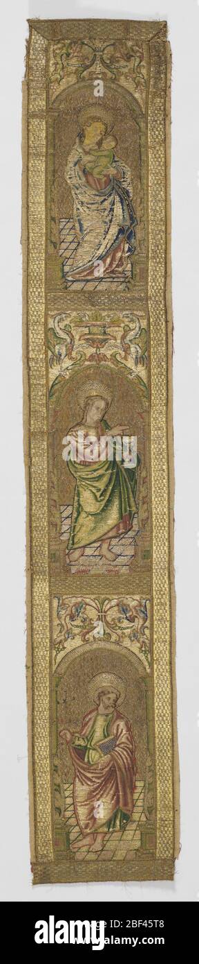 Waisenkind. Streifen bestehend aus zwei Portionen von Waisenkinder aus Chasuble. Fünf Rechtecke, jedes mit einer Figur - drei von hinten des Waisenkindes und zwei von vorne. Alles in der 'or nue' Technik. Stockfoto