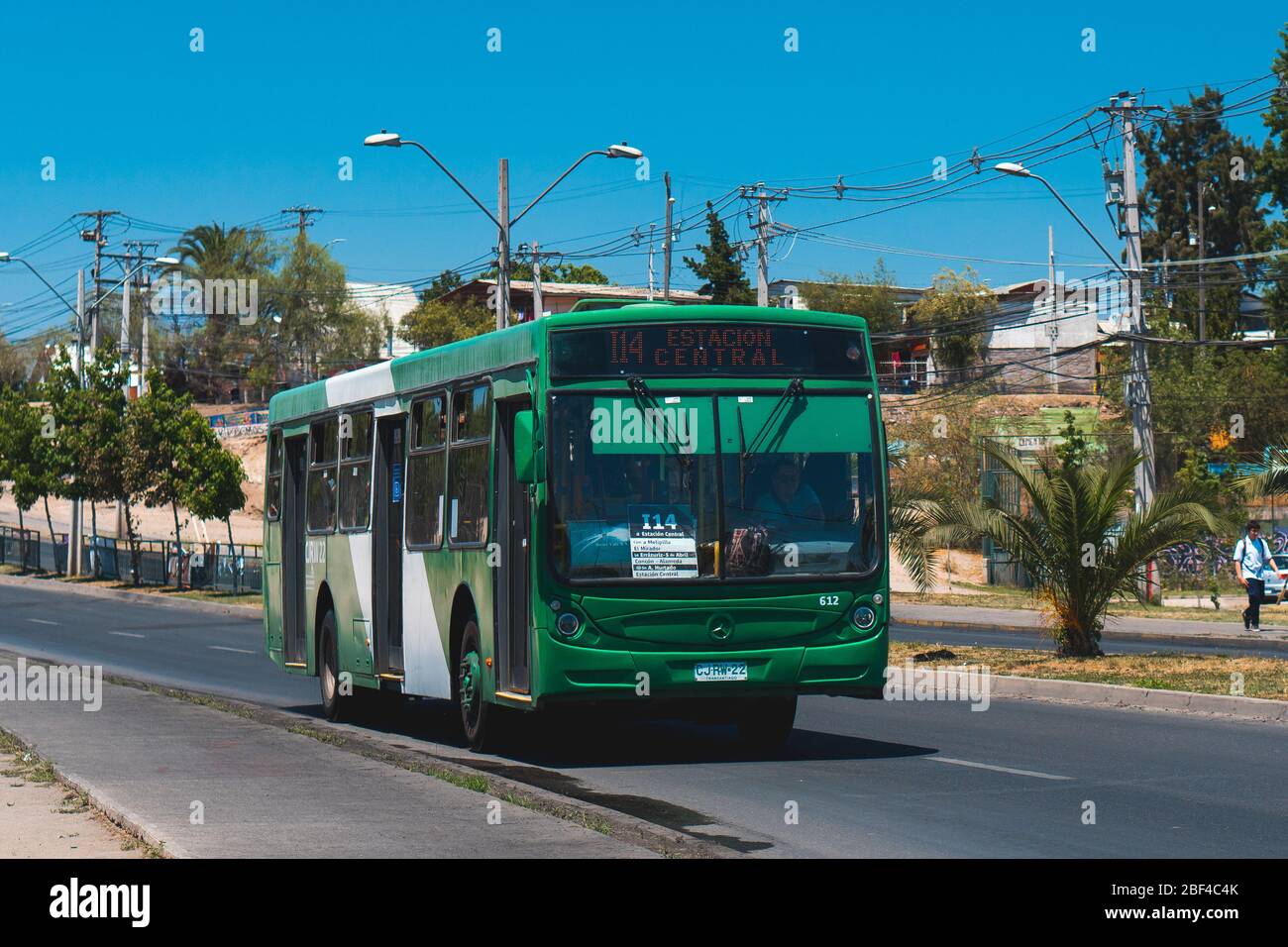 SANTIAGO, CHILE - NOVEMBER 2019: Ein Transantiago-Bus in Cerrillos Stockfoto