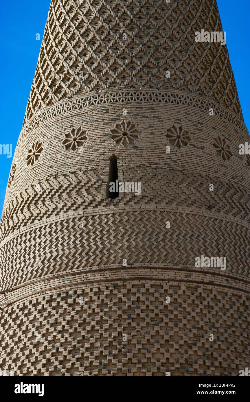 Nahaufnahme des Emin Minaretts, das zu Ehren von General Emin Hoja gebaut wurde. Mit 44 m ist sie die höchste in China. Turpan, Provinz Xinjiang Stockfoto