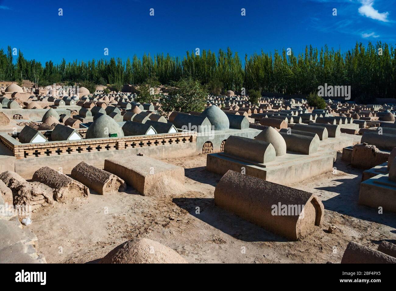 Der Friedhof am Abakh Hoja Mausoleum außerhalb Kashgar Stadt in der Provinz Xinjiang, China. Stockfoto