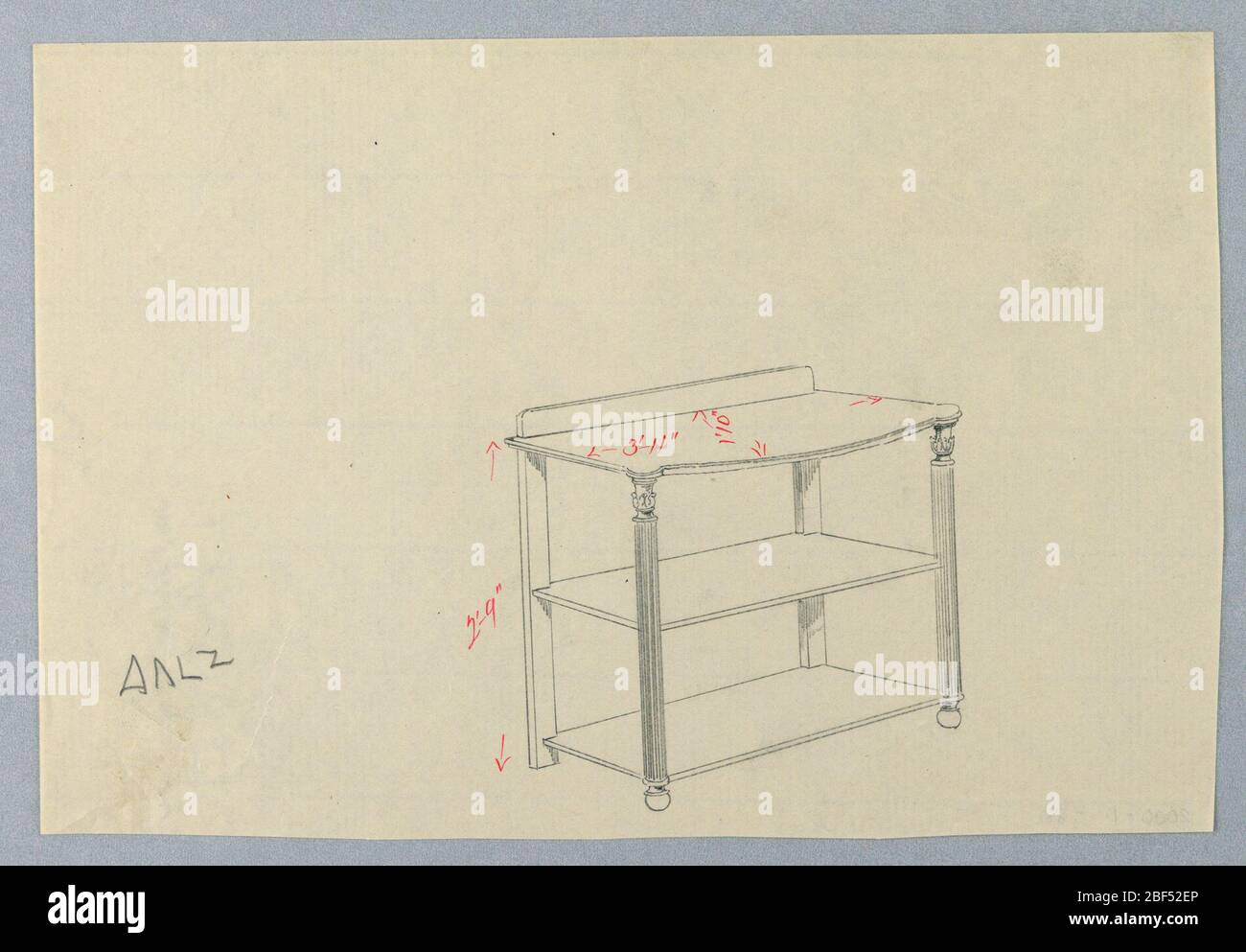 Design für verstellbaren Beistelltisch. Zwei Modelle gleicher Ausführung: Rechts, Grundmodell mit rechteckiger geformter Oberseite, angehoben auf 2 gerade verjüngenden Stützen auf gespielten Halterungsfüßen, verbunden mit einer horizontalen Trage, Rollen-ähnliche Elemente auf Oberseiten der Stützen und über den Füßen; links, gleiches Modell mit Stockfoto