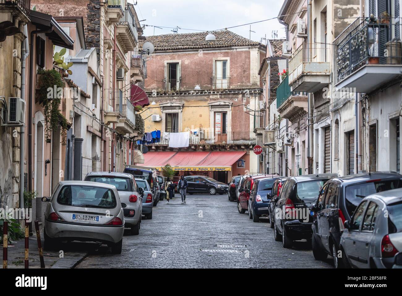 Straße in Barriera del Bosco Bezirk von Catania, zweitgrößte Stadt der Insel Sizilien in Italien Stockfoto