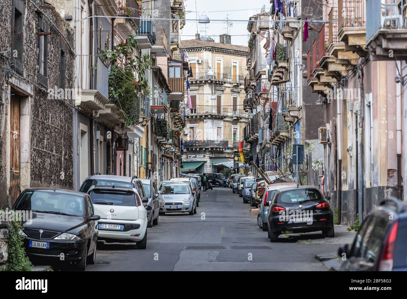 Straße in Barriera del Bosco Bezirk von Catania, zweitgrößte Stadt der Insel Sizilien in Italien Stockfoto