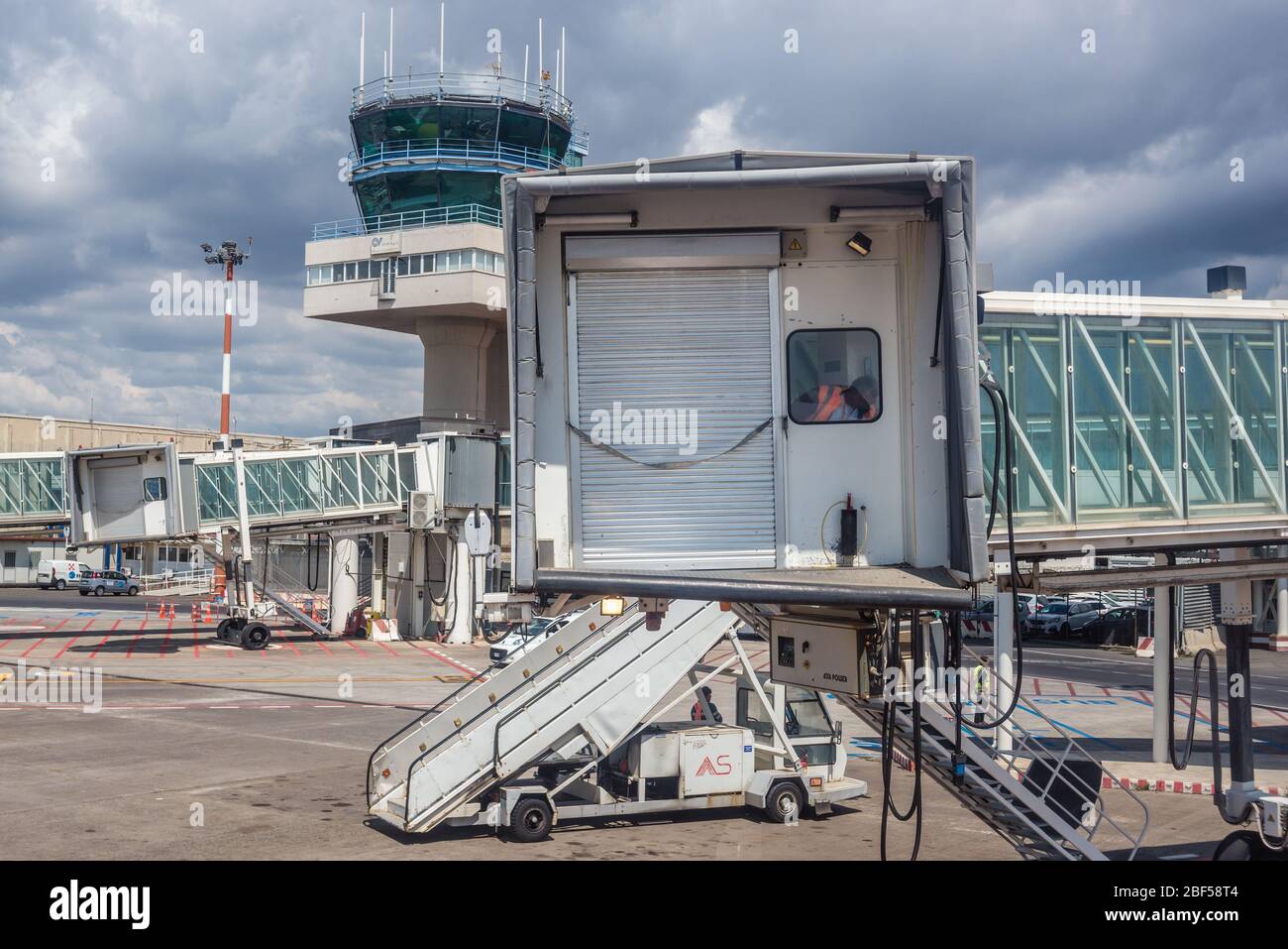 Aeroporto internazionale vincenzo bellini Fotos und Bildmaterial in hoher Auflösung Alamy