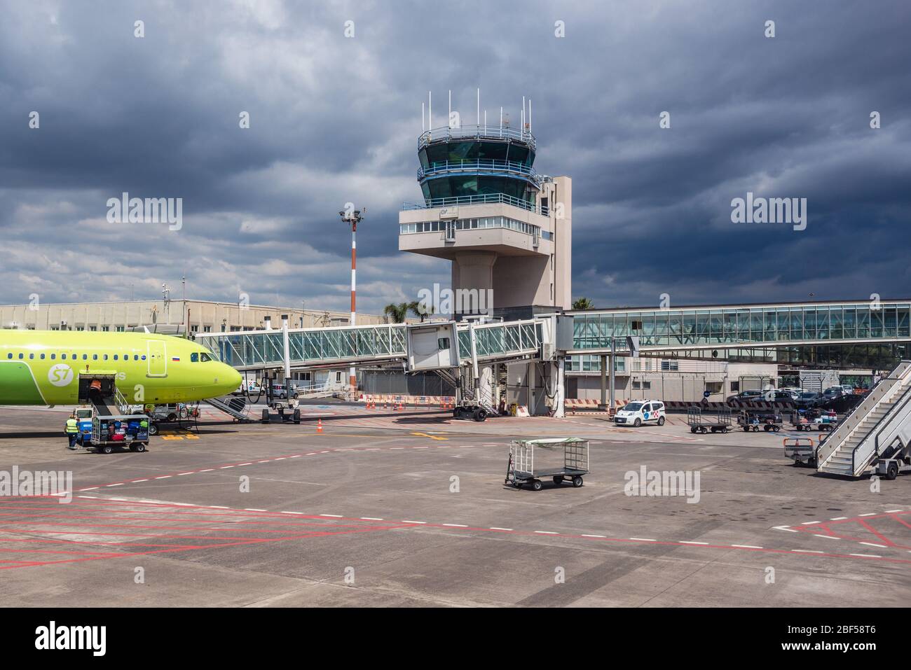 Flughafen catania Fotos und Bildmaterial in hoher Auflösung Alamy