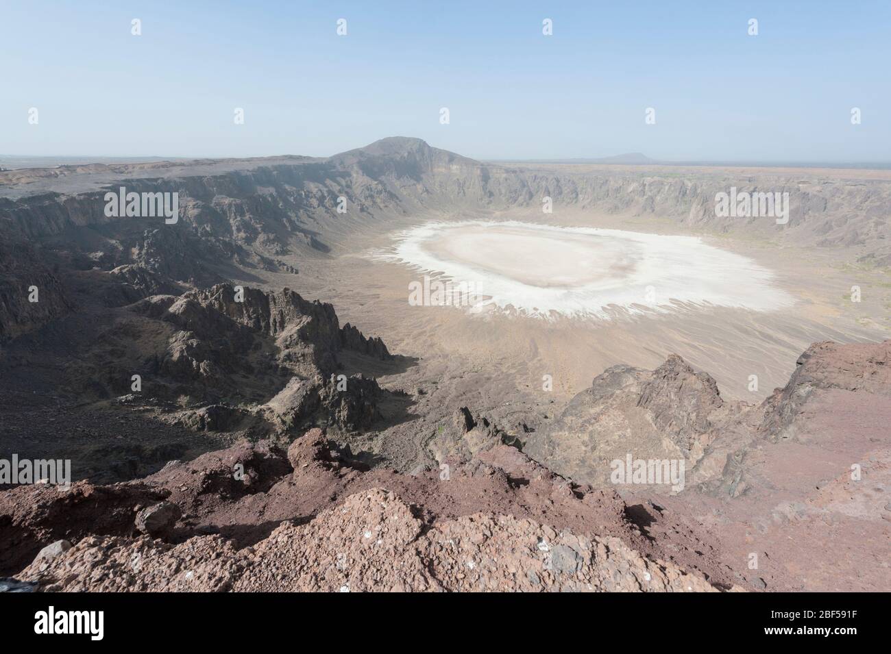 Der Al Whabah Krater in Saudi Arabien. Stockfoto