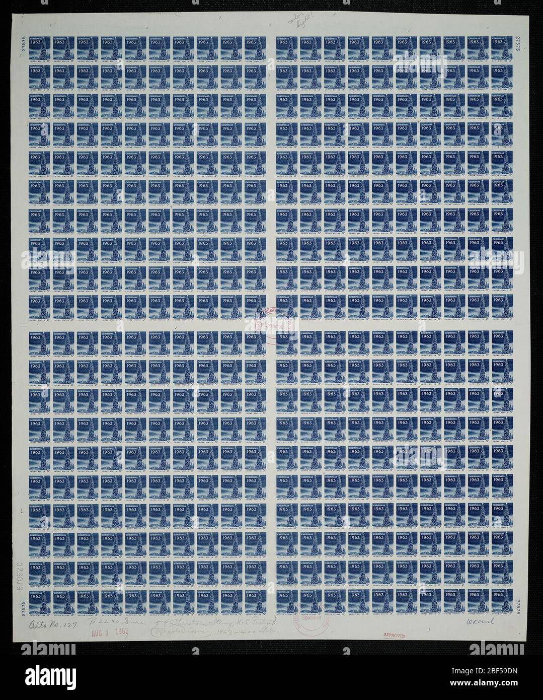 5c Weihnachtsplatte Proof. Zertifizierte Plattenproofs sind der letzte gedruckte Proof der Platte vor dem Druck der Stempel im Büro für Gravur und Druck. Diese Plattenproofs sind jeweils eindeutig, mit den Genehmigungsunterschriften und dem Datum. Stockfoto