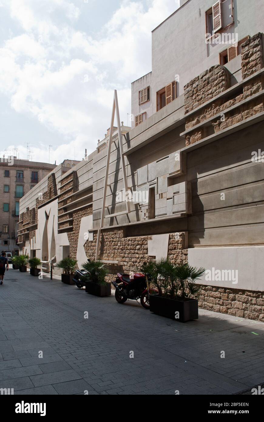 Architektur der 1990er Jahre Alter und neuer Markt Santa Caterina, Barri Gotic, Ciutat Vella, Barcelona, Spanien EMBT Architekten Enric Miralles Benedetta Tagliabue Stockfoto