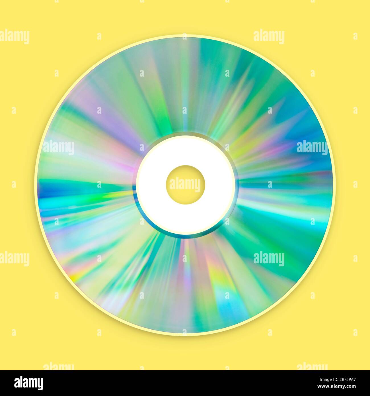 CD Compact Disk, DVD, Blu-ray, für Musik, Filme und Daten, Nahaufnahme, isoliert und in kräftigen Pastellfarben präsentiert, für nostalgisches kreatives Design Stockfoto