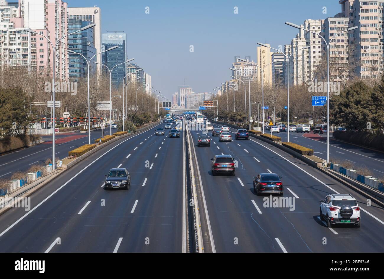 2. Ringstraße Autobahn in Chaoyang Bezirk von Peking, China Stockfoto
