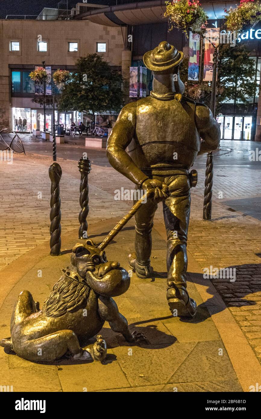 Verzweifelte Dan und Dawg Skulptur, Dundee Stadtzentrum Stockfoto