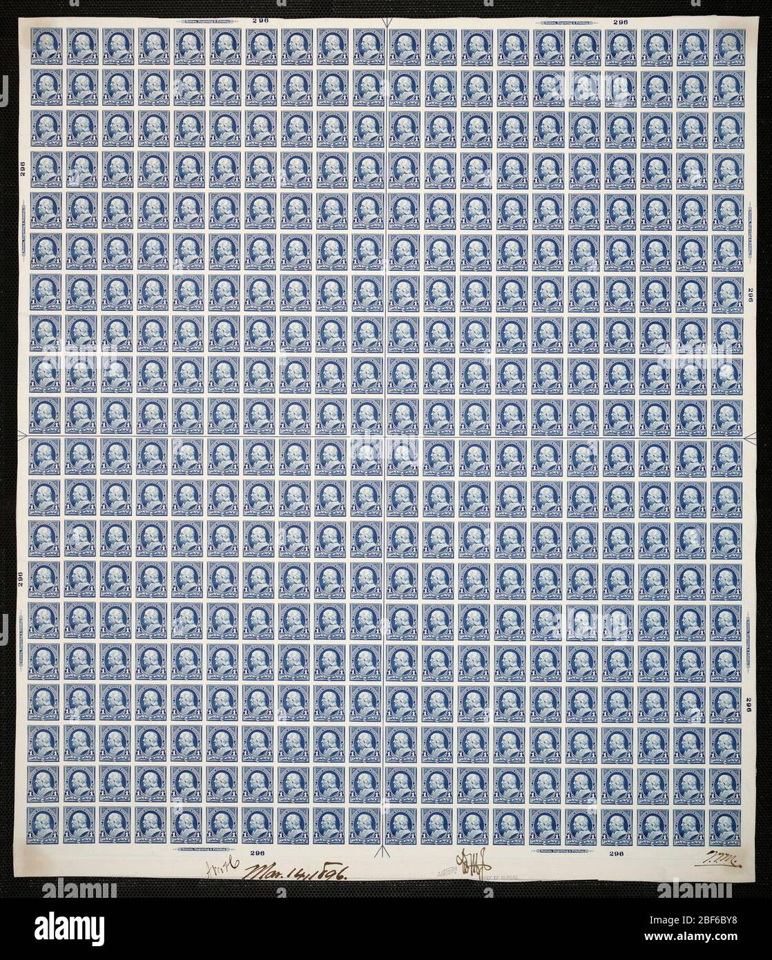 1c Franklin Plattenfest. Zertifizierte Plattenproofs sind der letzte gedruckte Proof der Platte vor dem Druck der Stempel im Büro für Gravur und Druck. Diese Plattenproofs sind jeweils eindeutig, mit den Genehmigungsunterschriften und dem Datum. Stockfoto