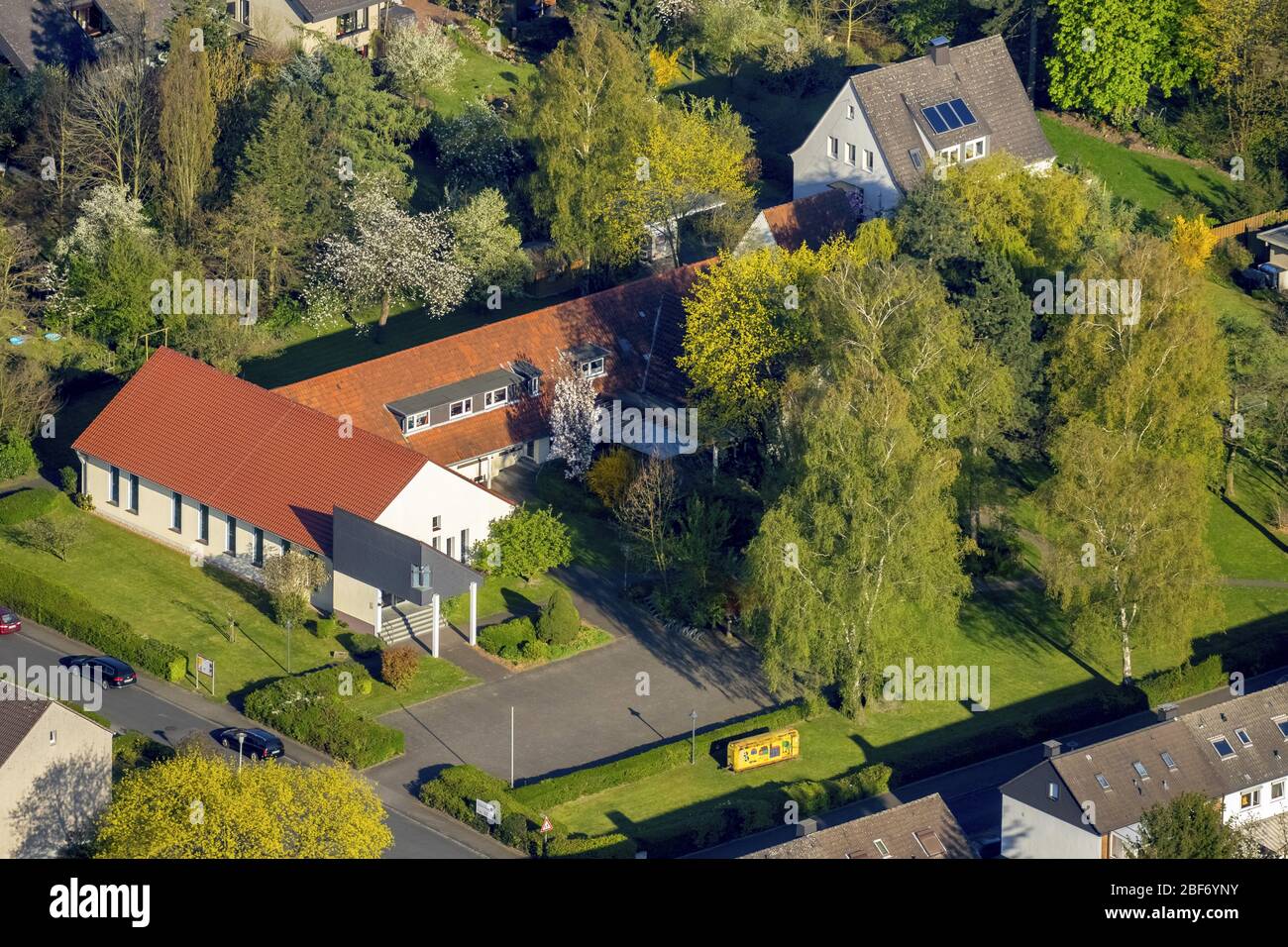 evangelische Gemeinde- und Kindertagesstätte Gellert-Haus an der Gellertstraße in Hamm-Heessen, 21.04.2016, Luftaufnahme, Deutschland, Nordrhein-Westfalen, Ruhrgebiet, Hamm Stockfoto