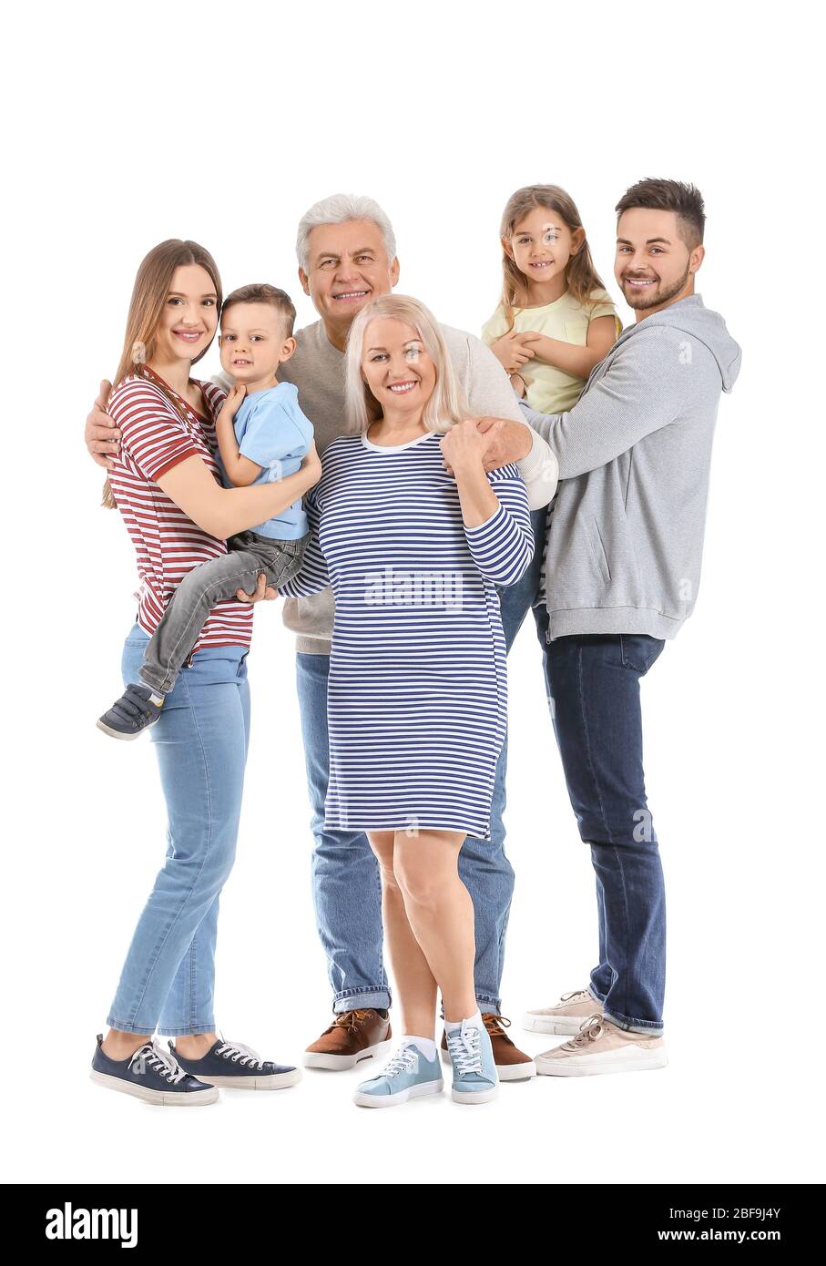 Porträt der großen Familie auf weißem Hintergrund Stockfoto