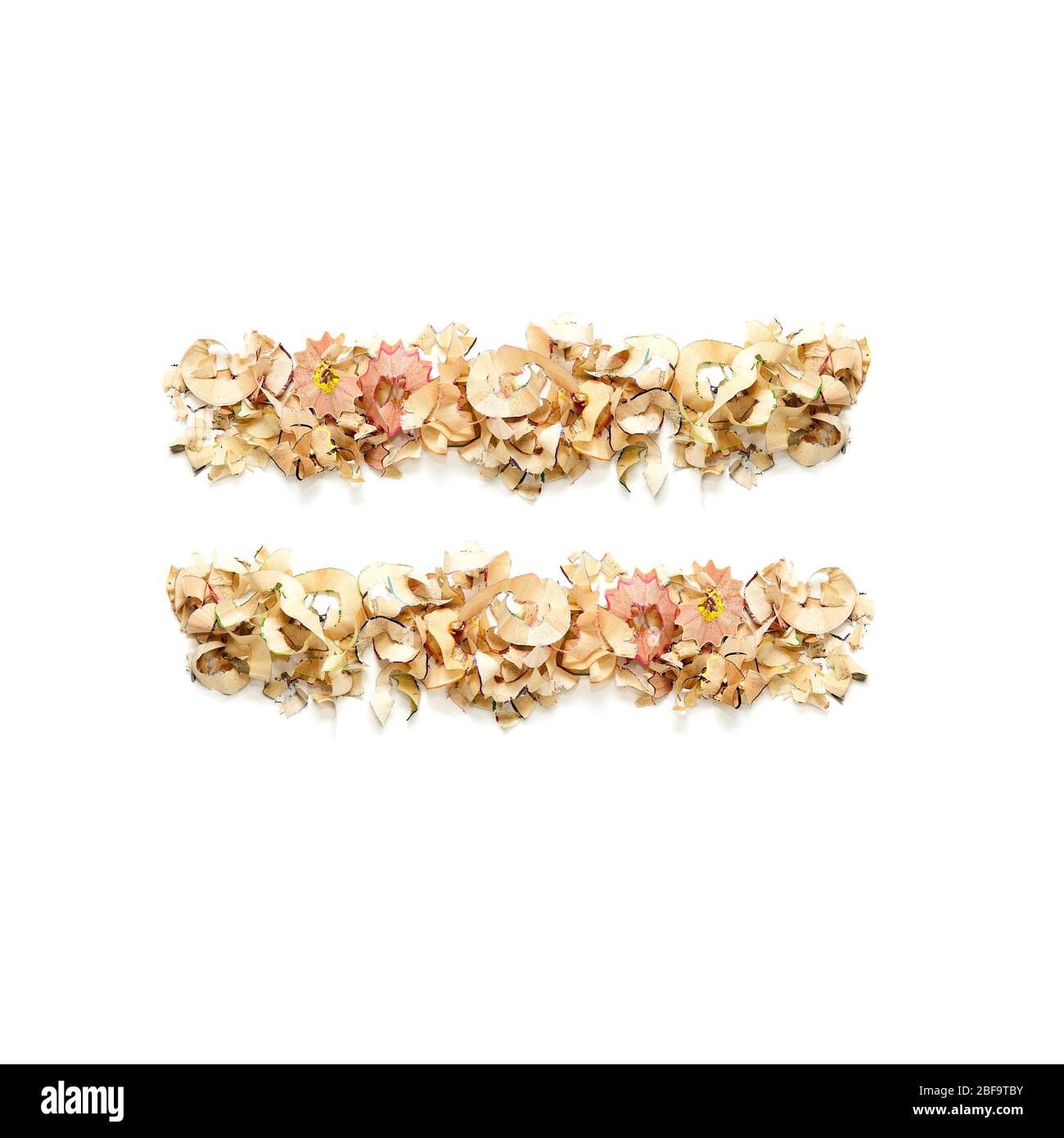 Gleiches Zeichen aus farbigen Bleistiftspäne Stockfoto