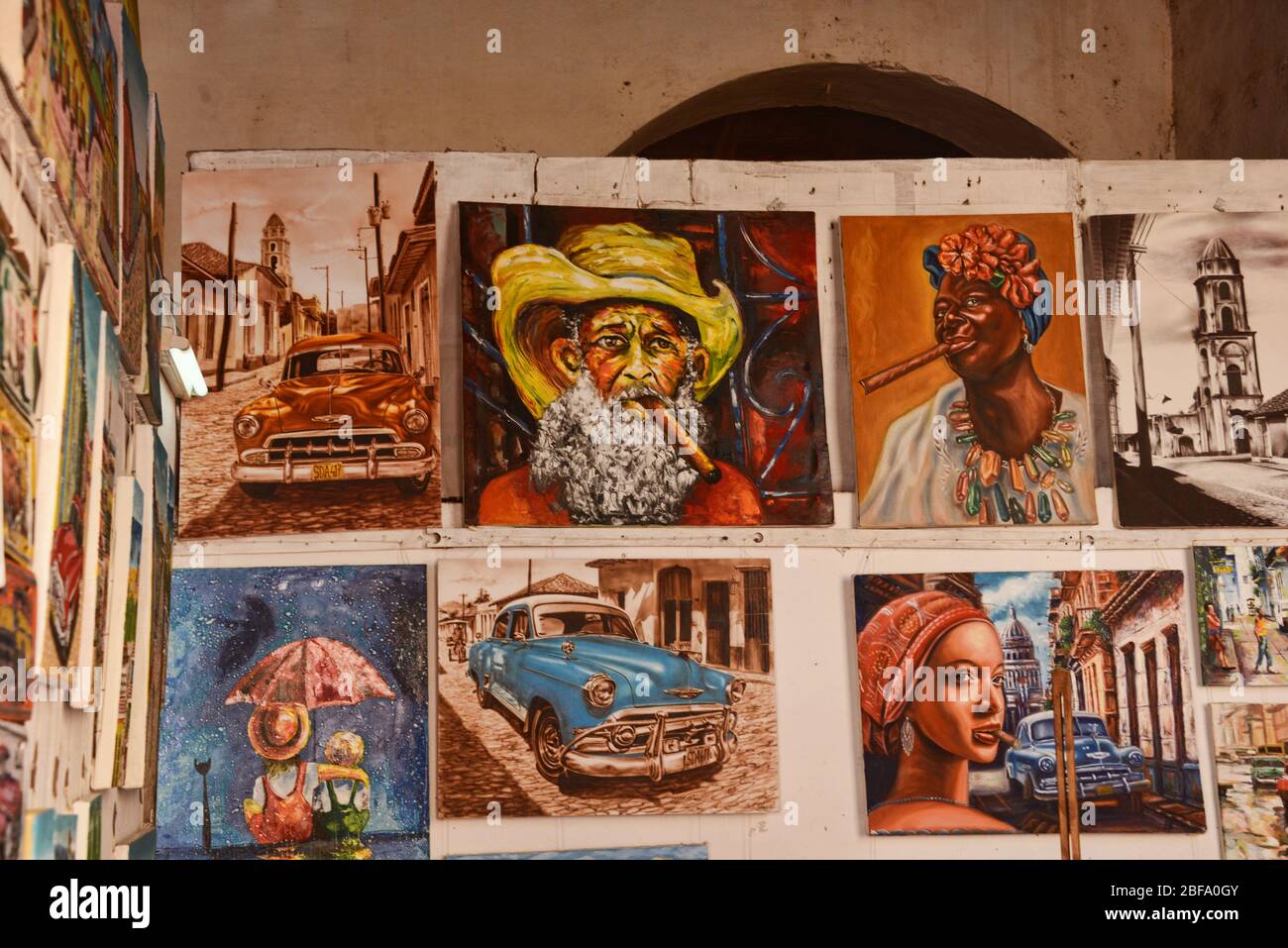 Bunte Kunstwerke zum Verkauf in Havanna Vieja, Havanna, Kuba Stockfoto