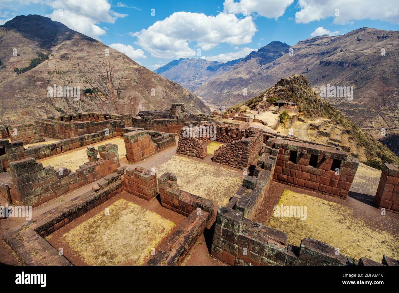 Pisac Inka-Stätte, antike Ruinen und Terrassen. Teil des Heiligen Tals Perus. Stockfoto