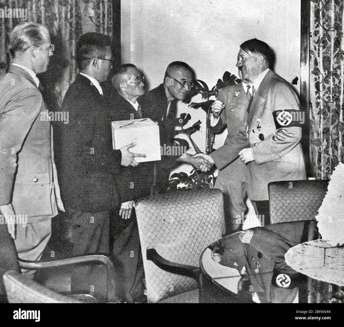 Hitler Gruß eine japanische Delegation in Deutschland, 1938 Stockfoto