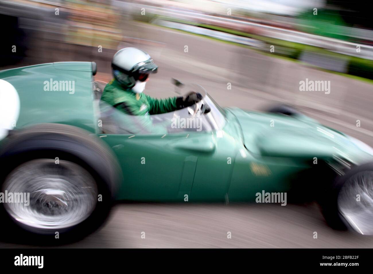 2010 GOODWOOD Revival - Rennaktion in der Richmond Trophäe für 1948 bis 1960 Grand prix Autos. Stockfoto