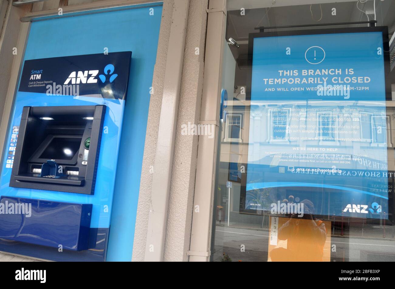 GREYMOUTH, NEUSEELAND, 11. APRIL 2020: Die ANZ-Bank beschränkt ihre Öffnungszeiten während der Covid 19-Sperre in Neuseeland, 11. April 2020 Stockfoto